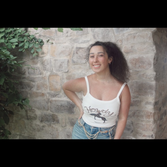 Meet your Posher, Lizzie - Picture 2 of 3